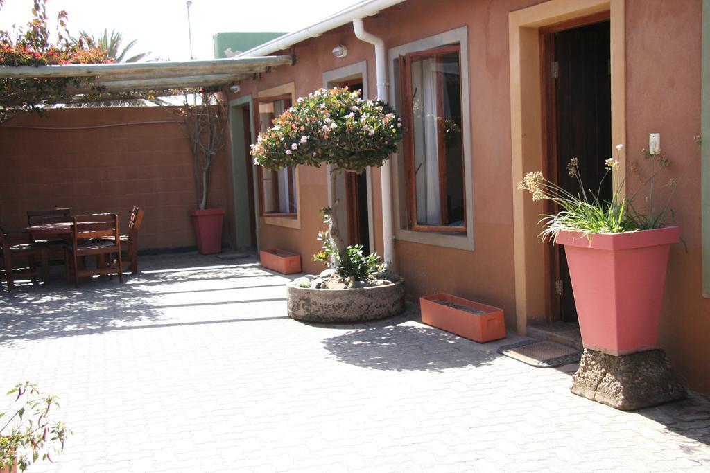 Dunedin Star Guesthouse Swakopmund Extérieur photo
