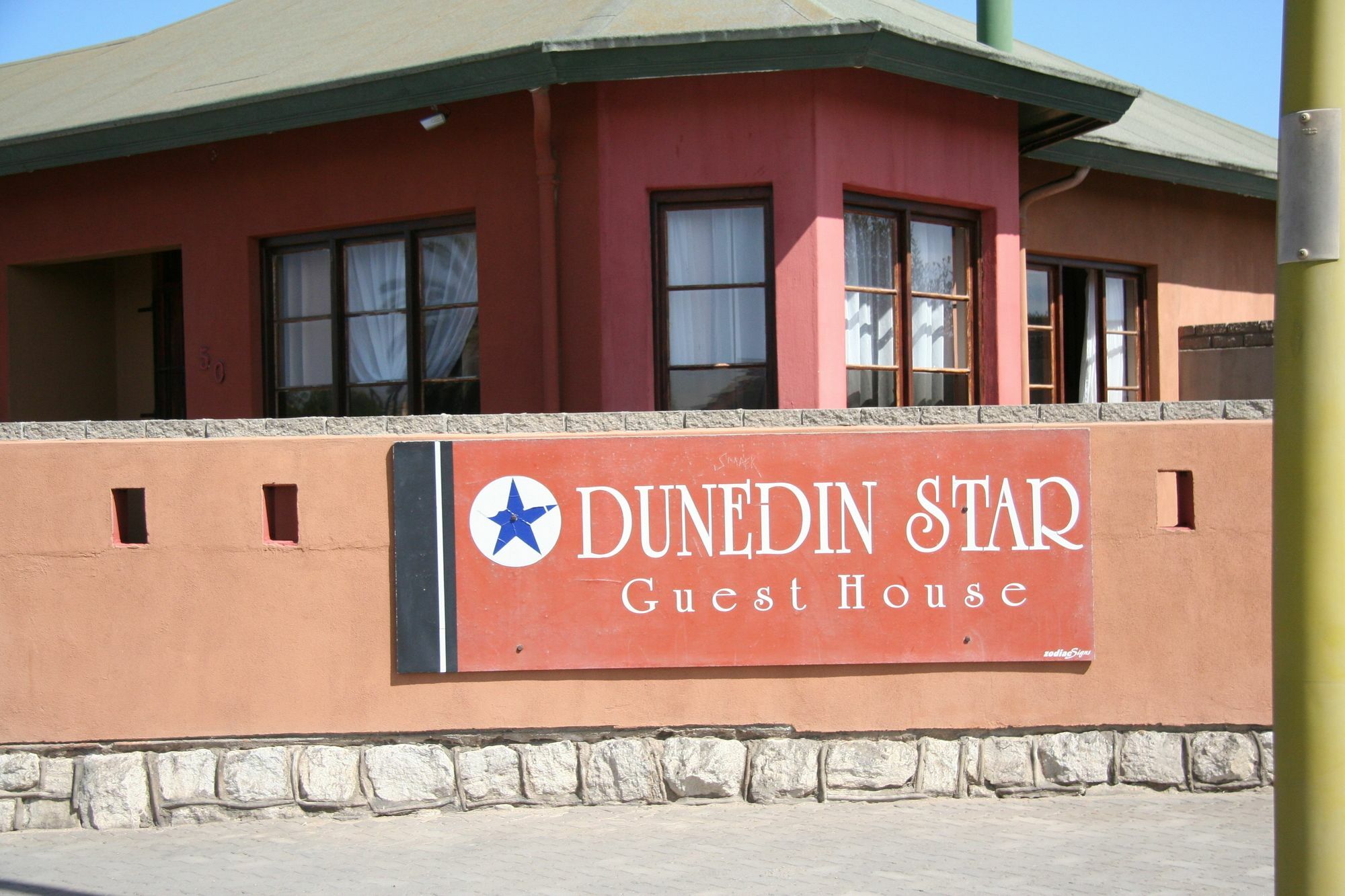 Dunedin Star Guesthouse Swakopmund Extérieur photo